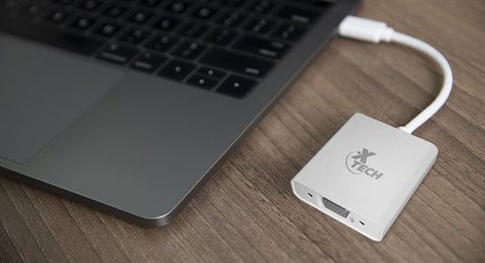 Adaptador USB-C a VGA Xtech XTC-551 1080p Blanco 22cm – Para MacBook y PC Panamá